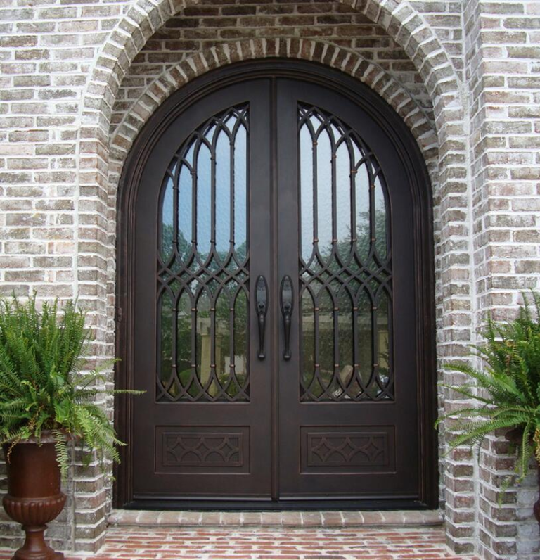 Silverthorne Arched iron door